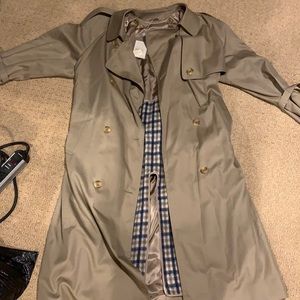 Not used Aquascutum coat. Size medium.